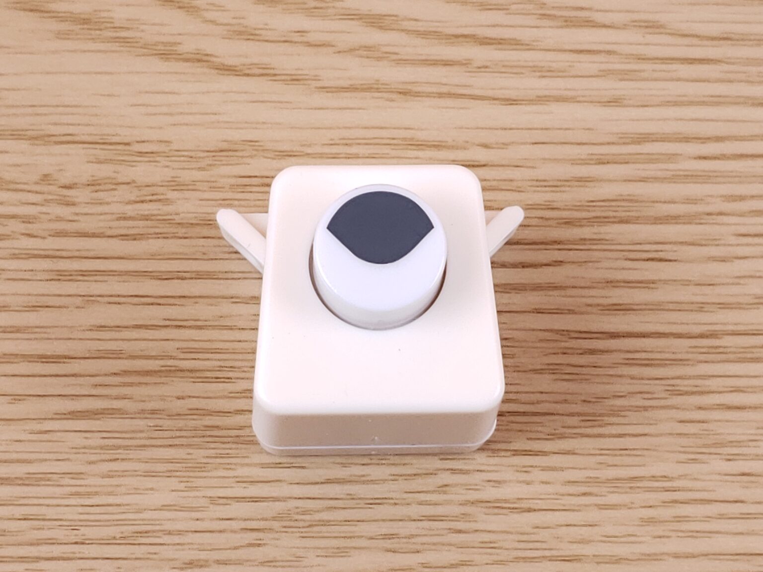 【100均】カドを丸くカットできるコーナーパンチをレビュー!均一に角をカットでき仕上がりにも大満足 | MIRAISIYA (ミライシヤ)